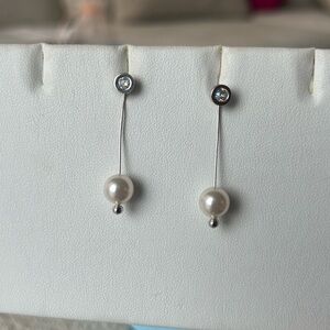 Touchstone crystal by Swarovski Abacus pearl earrings.